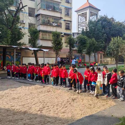 冬日无限好 一起“趣”玩沙 —宜章湘粤幼儿园果三班户外玩沙游戏