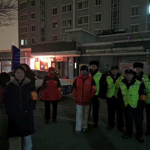 阳光星苑社区元宵夜平安巡查