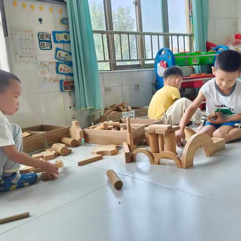 人和街道中心幼儿园大一班——《热闹的动物园》