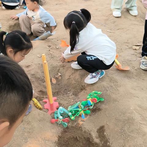 人和街道中心幼儿园大一班——《沙池记》