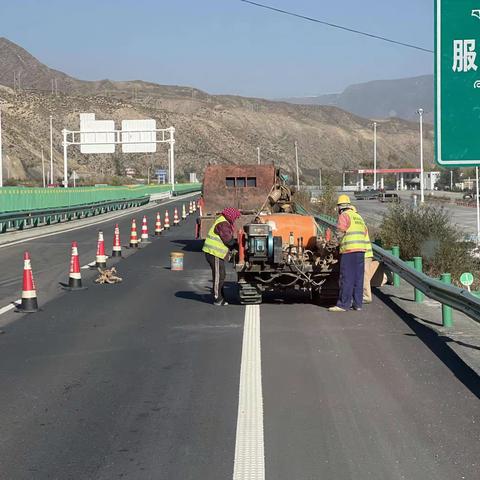 护航钻芯勘察，履行安全职责