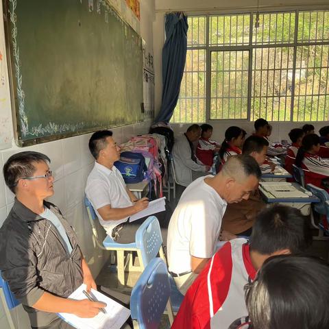 课堂教学求实效 调研检查促提升