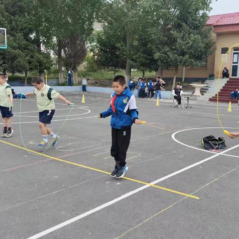 欢乐跃动，童梦启航 小渠子中学——阳光体育趣味运动会