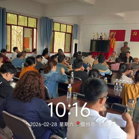 那大镇抱龙村委会开展垃圾分类宣传工作