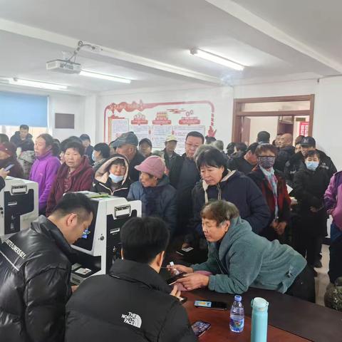 苏家屯支行周末吹响冲锋号，手机银行新增突破两千户