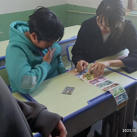 志愿服务重实效   模拟+实践学技能