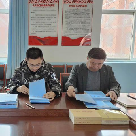 狠抓常规 以查促教——紫苑中学开展教案常规检查活动