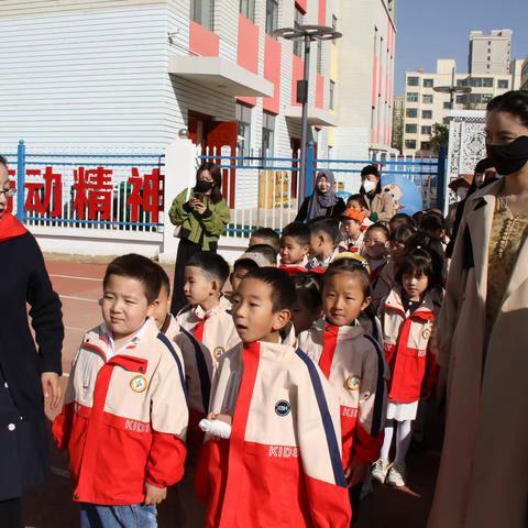 小学零距离  成长初体验——西宁市城东区第二幼儿园与西宁市城东区杨家庄小学幼小衔接活动之参观入队仪式