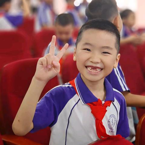 牢记党的教导 争做强国少年——儋州市儋耳实验学校2025年新队员入队仪式