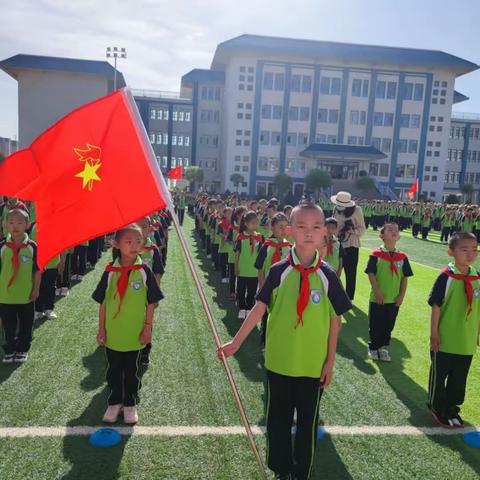 “学习二十大 争做新时代好队员 ” ——甘泉街小学二年级逐梦争章活动开始啦