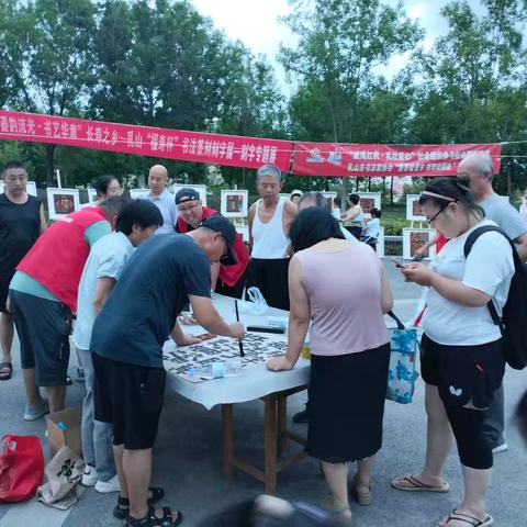 "福寿杯"书法刻字展引热潮 市民沉浸体验传统文化魅力