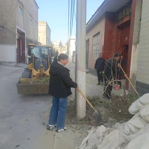 王堂社区网格员开展环境卫生清洁活动