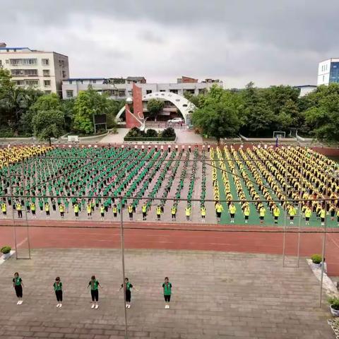 “羽”你相伴，快乐成长，泸县立石镇立石中心小学校羽毛球俱乐部春期结业啦