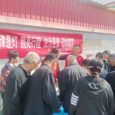 法律是灯，照亮人前行