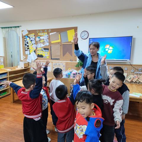 中光学幼儿园睿智情商3Q上CCAE10营第十周《机关迷宫里闯关求关注》