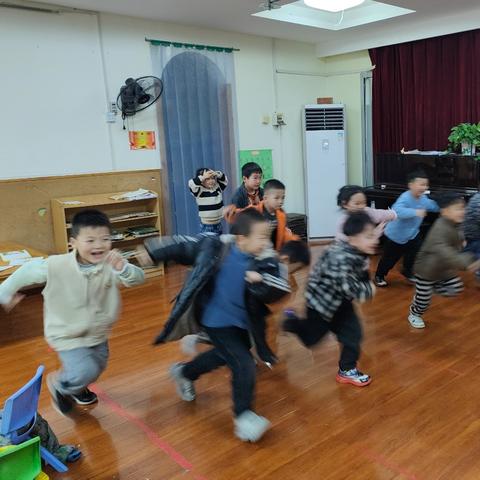 中光学幼儿园睿智情商3Q上CCAE10营第十九周----《狂欢节迷宫》