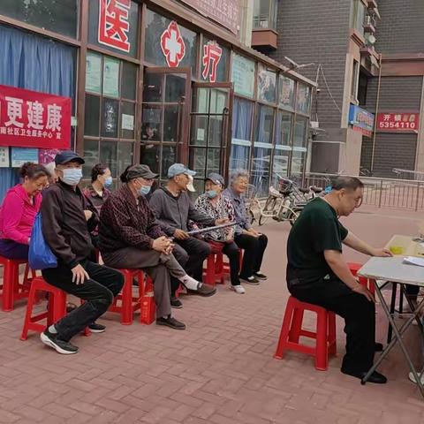 邯山区疾控中心开展全民营养周暨5.20学生营养日宣传活动