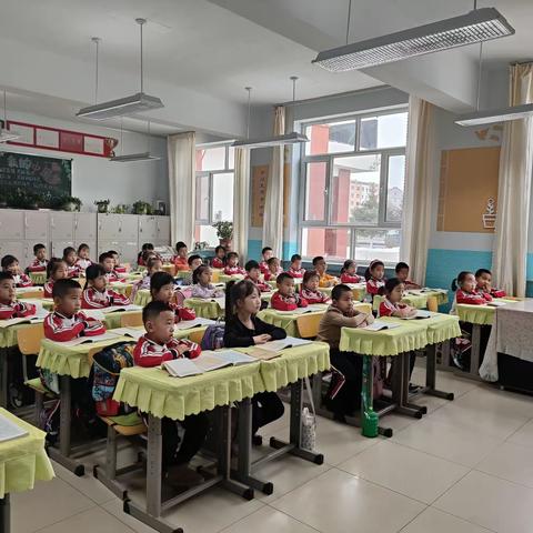 “写好中国字，书香浸润童年。”锡林浩特市第九小学一年级组写字教学纪实