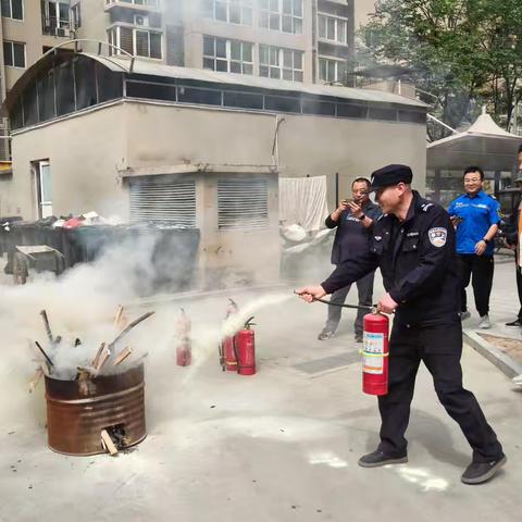 雁塔区小寨路街道总工会联合辖区企业祥瑞物业开展消防培训活动