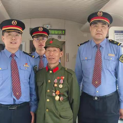 温暖之旅 Z336列车上的深情守护