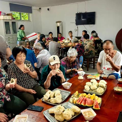董庄村“双节将至 爱暖夕阳”幸福院聚餐活动