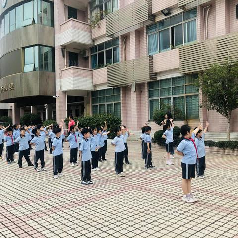 白濠小学一（1）班2023年体育大课间比赛纪实