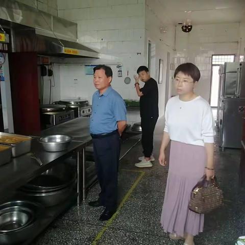 秋高气爽时，莘莘学子归，后勤服务进行中——蚁蜂中学后勤保障活动纪实