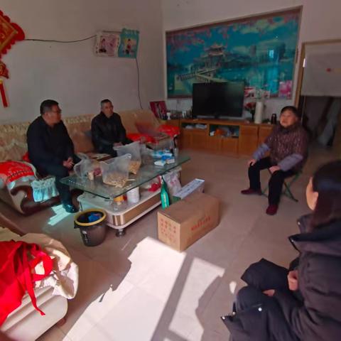 郾城中学春节慰问特殊关爱学生