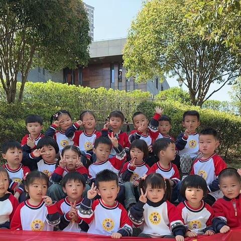 四月春风来•人间四月天 小哈博幼儿园小二班四月暂存