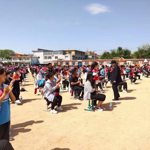 全面推进家校共育，促进学生全面成长——碱厂九年一贯制学校