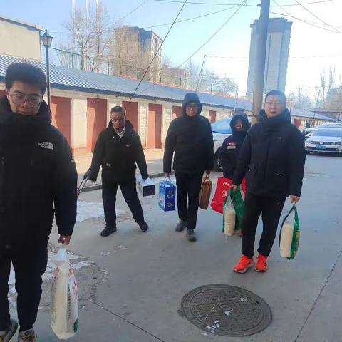 【争一流 当冠军】长平南路社区开展“冬日温情，共筑和谐”春节慰问困难党员活动