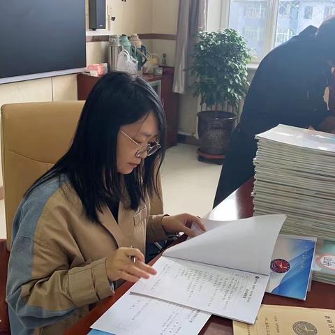 指导促前行，润物细无声——回民区教育教学研究中心深入县府街小学教育集团主校区进行教学常规检查，指导教学工作
