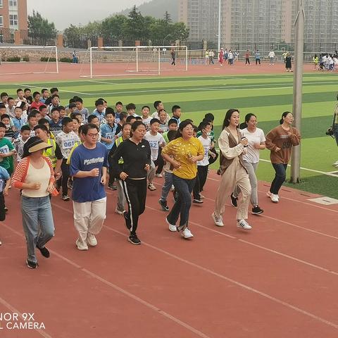 海阳市实验小学举行第二届“校园马拉松”比赛活动