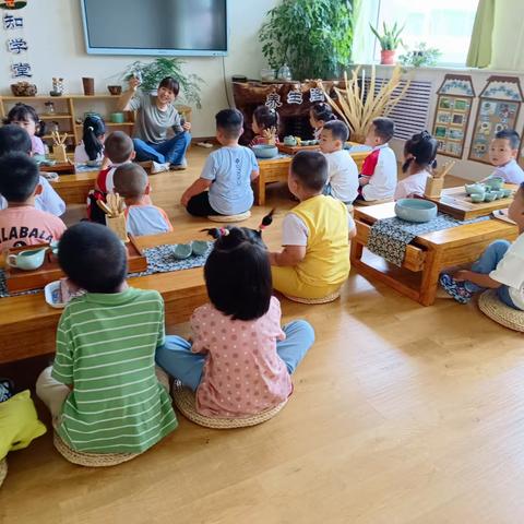 【滦平县第一幼儿园】中三班蜜蜂直通车“以爱相伴.见证成长”