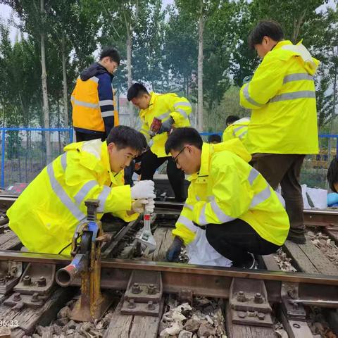 建昌站道岔大修：新力量在磨砺中绽放光芒
