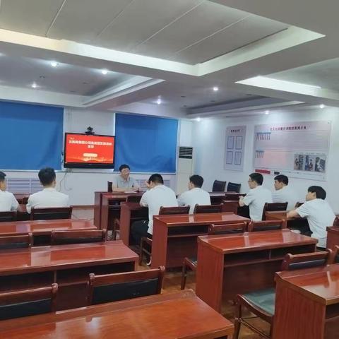 段长娄胜清到信号中修车间与2024年入路大学生开展座谈会