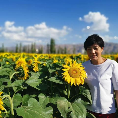 芳华虽逝爱愈浓 愿做春泥永护花———记市四中最美教师 车会玲