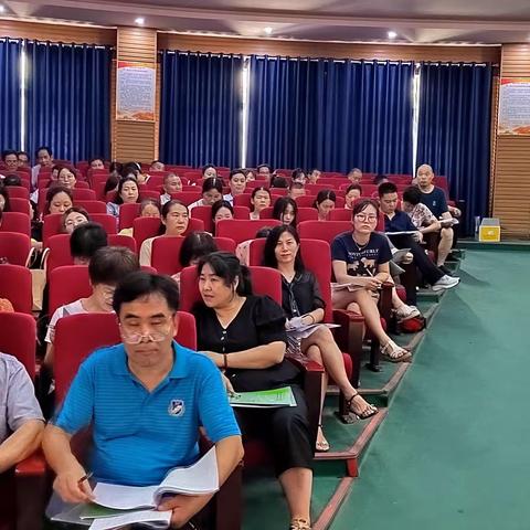 弦歌不辍余韵长  源头活水助启航               —记暑期中小学幼儿园数学学科培训