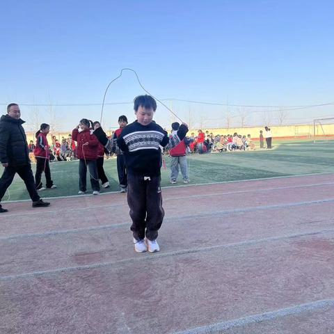 锤炼青春体魄，携手筑梦前行        ——兰陵镇横山小学2025年秋季跳绳主题运动会