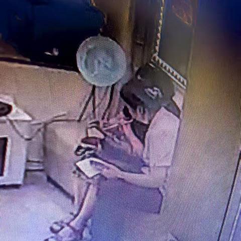 【农行湾里支行】莫名其妙被扣费？银行员工暖心相助帮老人"追"回来