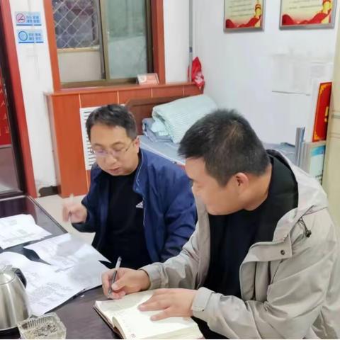 滨河街道党工委副书记杨东敏指导南孝社区工作