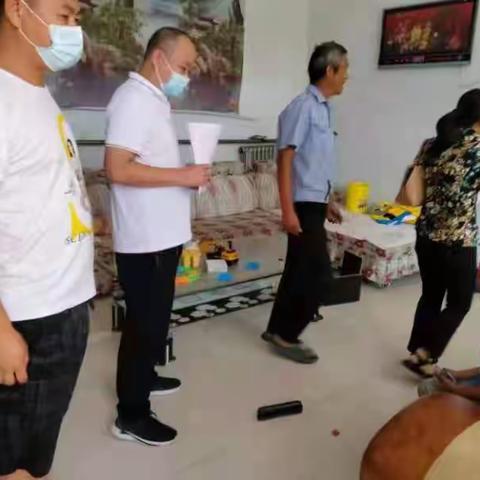 会宁镇韩尔庄村开展《反有组织犯罪法》集中宣传月活动
