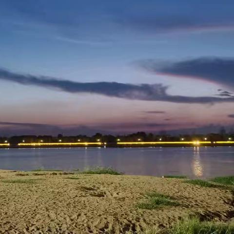 山川河海，都与你一起走过