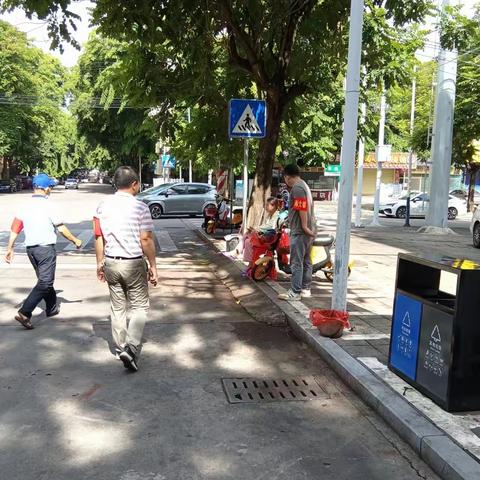 那大镇那恁村委会开展“巩卫”环境卫生整治活动