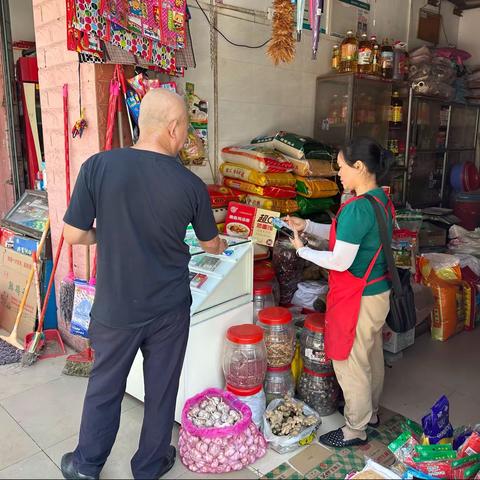 那大镇那恁村委会开展“禁塑”百日专项行动