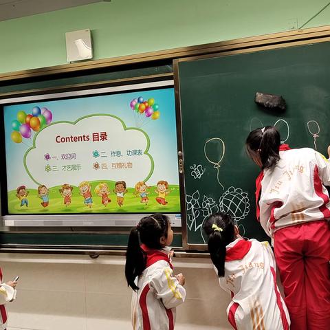 九江小学八里湖校区二（5）中队欢迎幼儿园小朋友