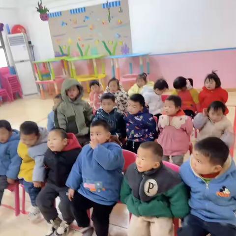 开云镇第二中心幼儿园小班——我会挂毛巾