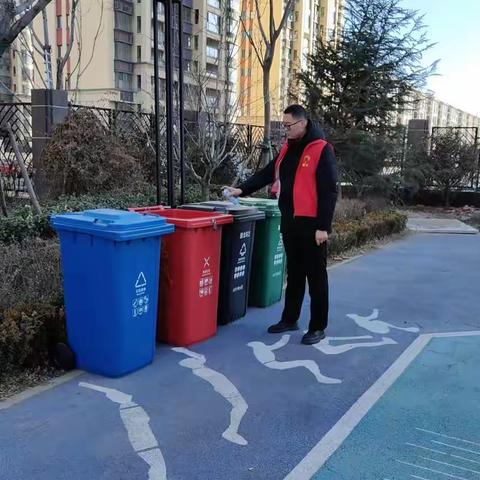 胶北街道开展“有害垃圾宣传活动”