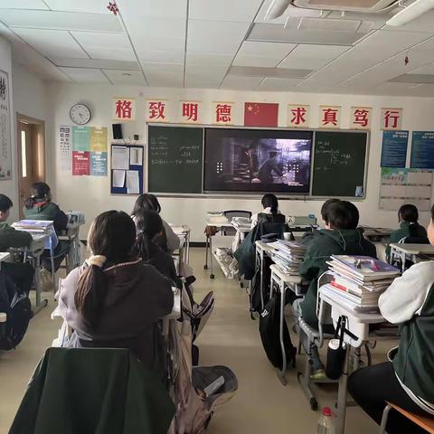 在光影中，与历史对视