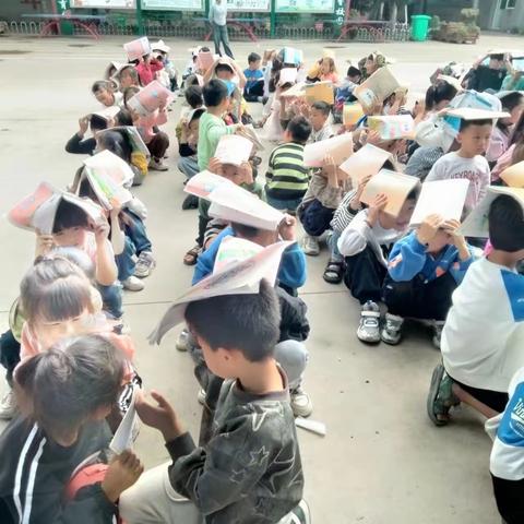 校园安全   防震防火演练—坞墙镇中心小学